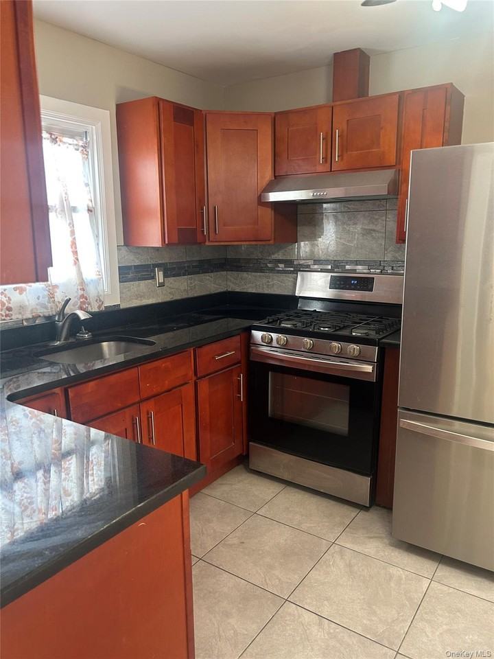 14001 243rd St - Photo 5 of 24