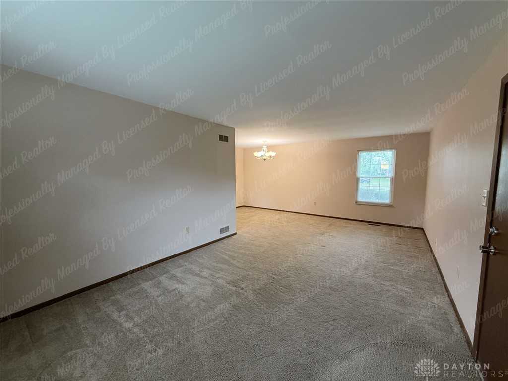290 E Alex Bell Rd ##2 - Photo 5 of 33
