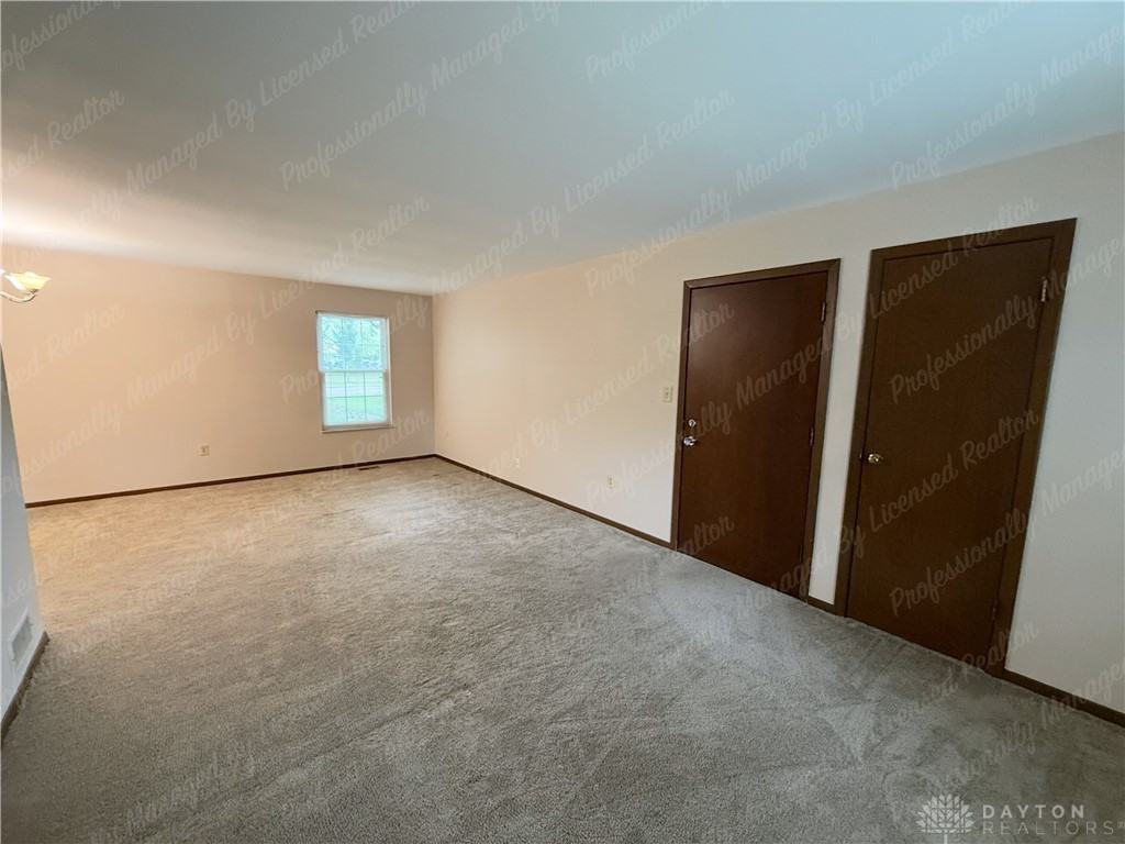290 E Alex Bell Rd ##2 - Photo 6 of 33