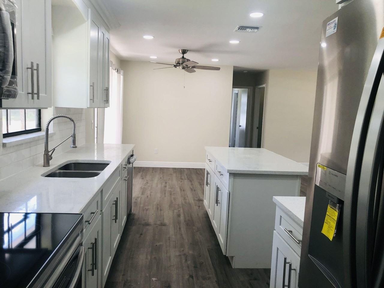 13618 51st Pl N - Photo 3 of 12