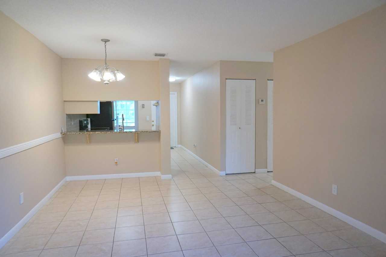 4071 Nw 114th Ave #4073 - Photo 4 of 37