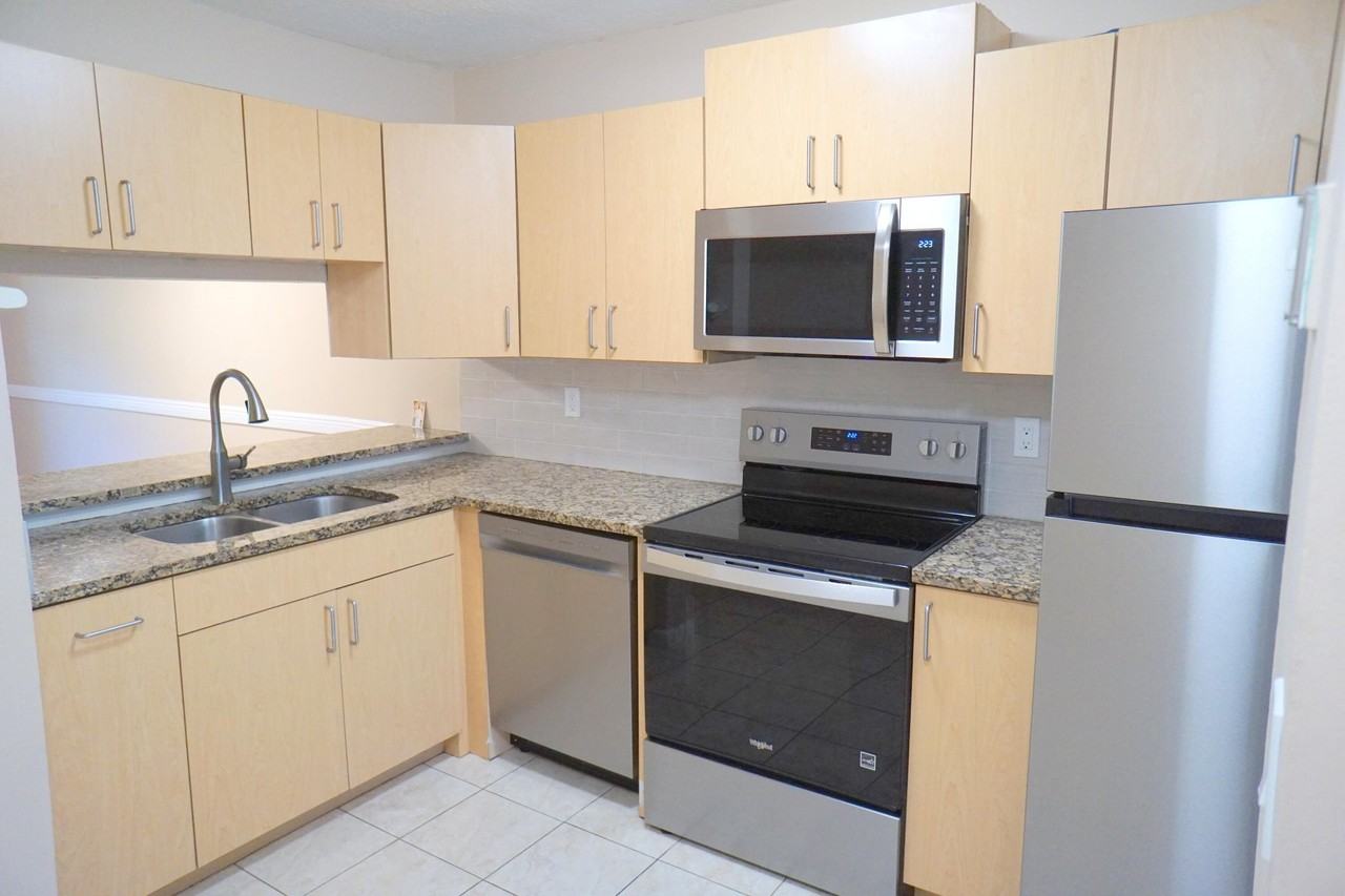 4071 Nw 114th Ave #4073 - Photo 6 of 37