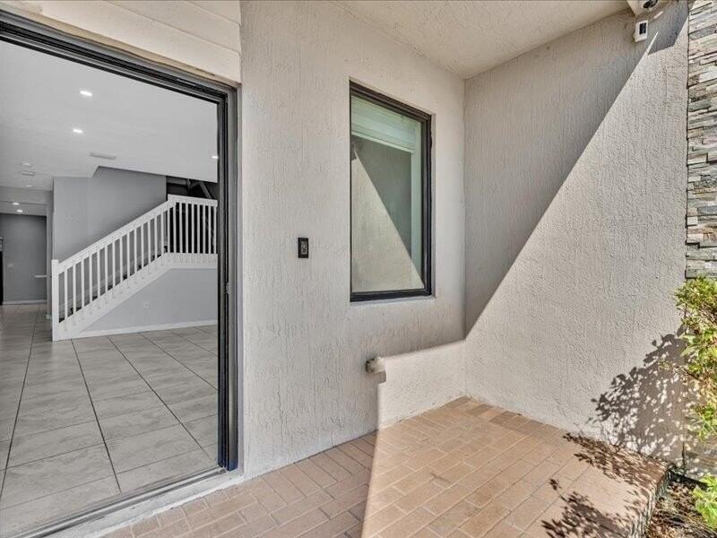 20538 Ne 2nd Ct - Photo 4 of 43
