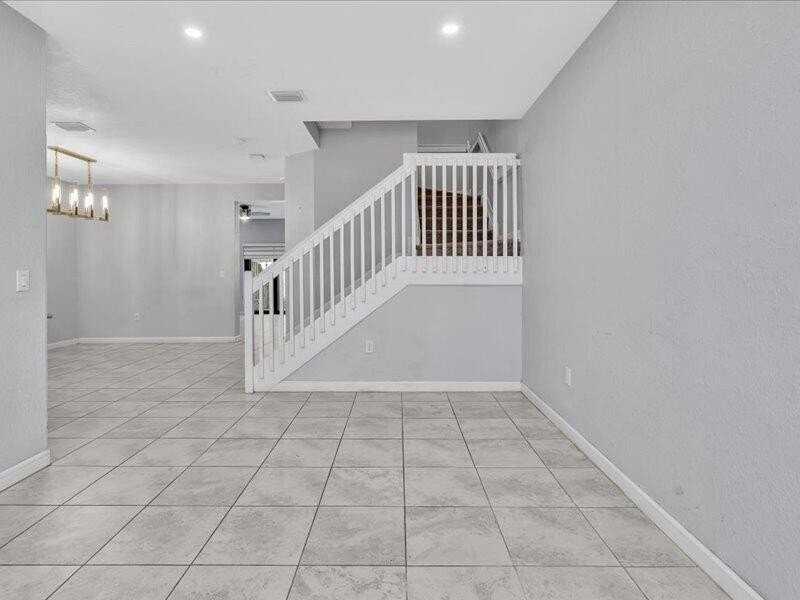 20538 Ne 2nd Ct - Photo 6 of 43