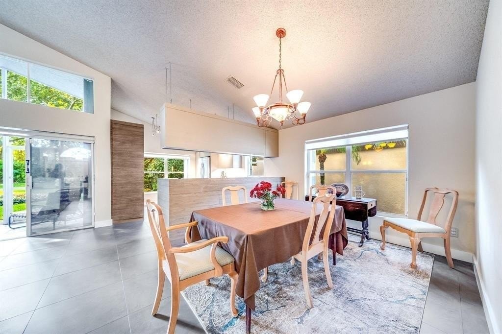 7638 Charing Cross Ln - Photo 6 of 19