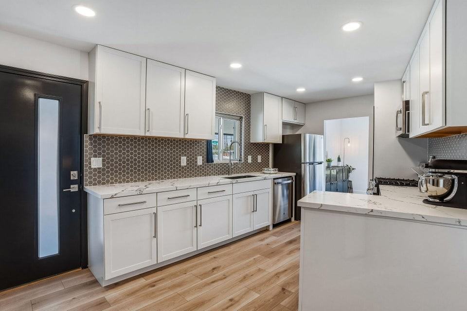 73561 Broadmoor Dr - Photo 5 of 50