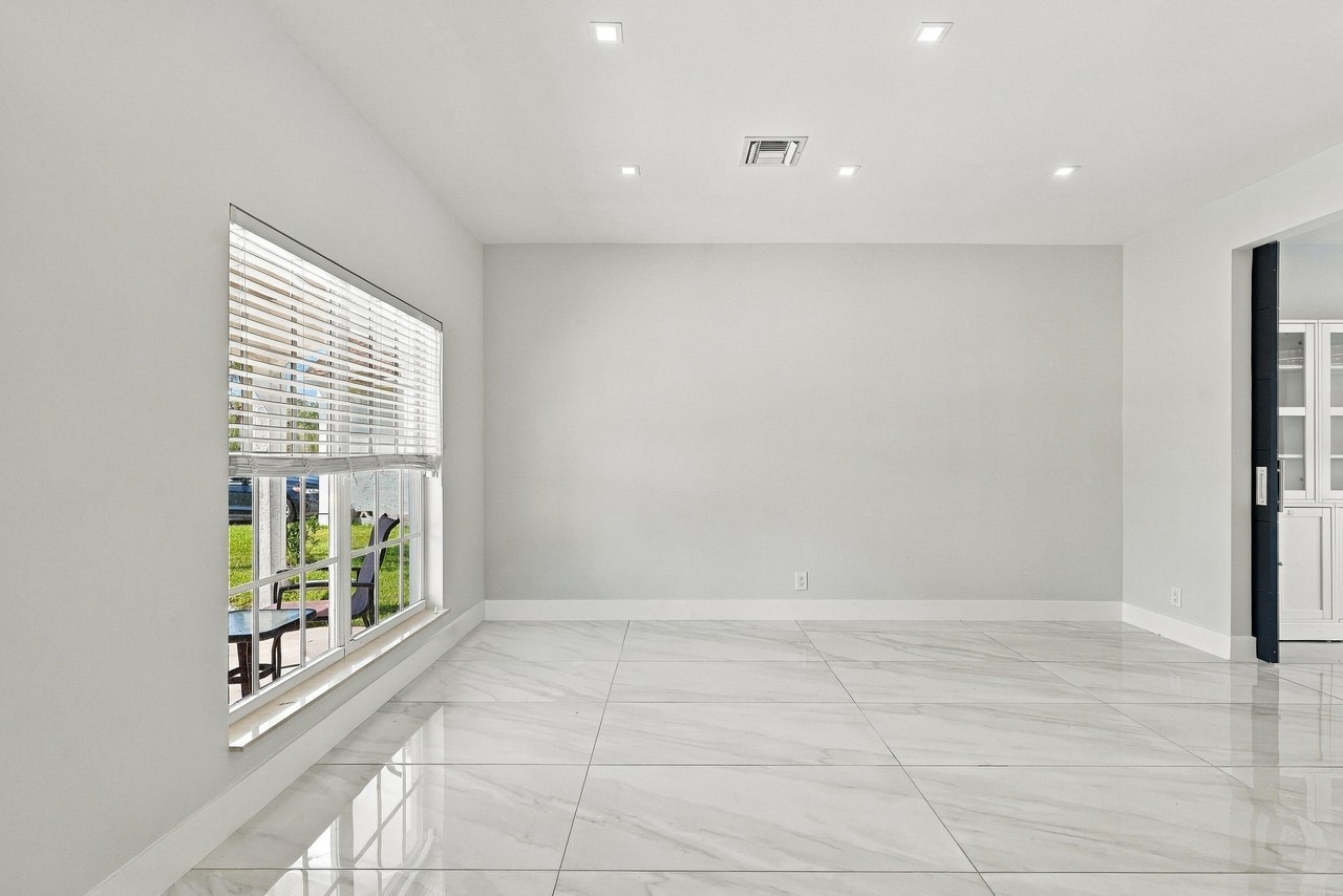 12099 Rockwell Way - Photo 3 of 43