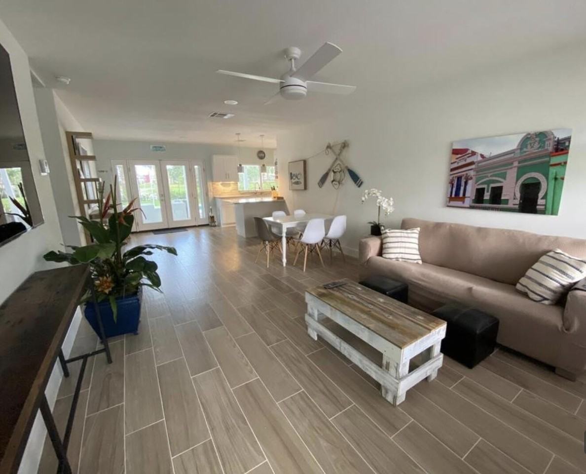 1070 Nw 45th St - Photo 2 of 30