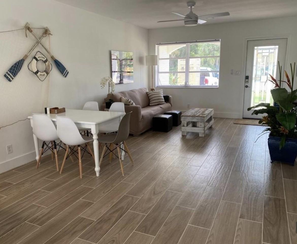 1070 Nw 45th St - Photo 4 of 30