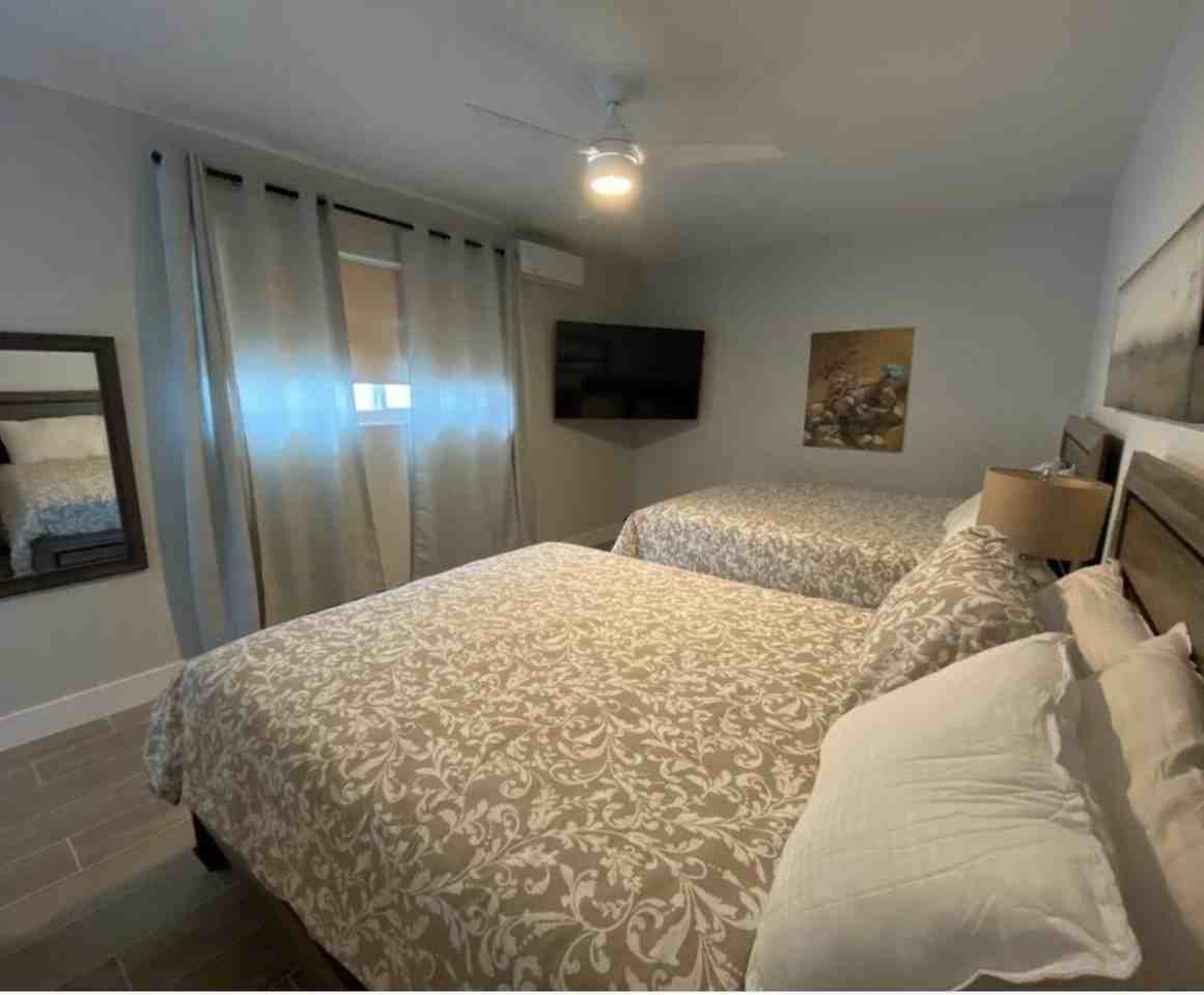 1070 Nw 45th St - Photo 7 of 30