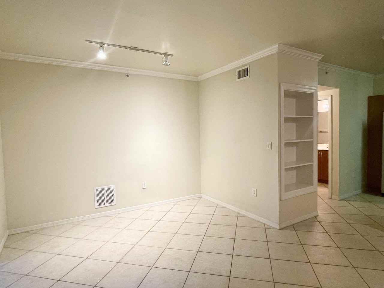 6533 Emerald Dunes Dr #107 - Photo 5 of 38