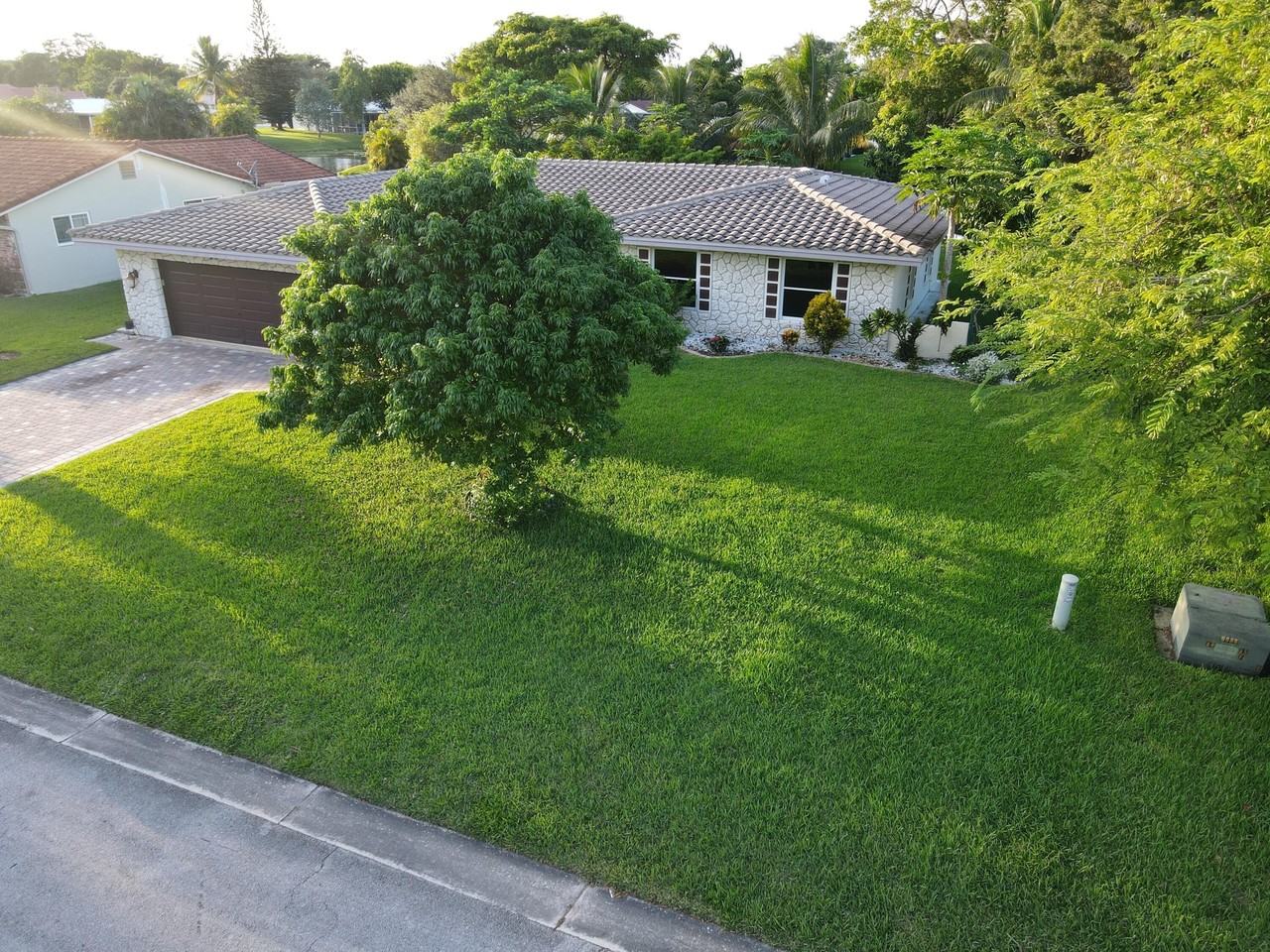 3660 Nw 104th Ave - Photo 2 of 38