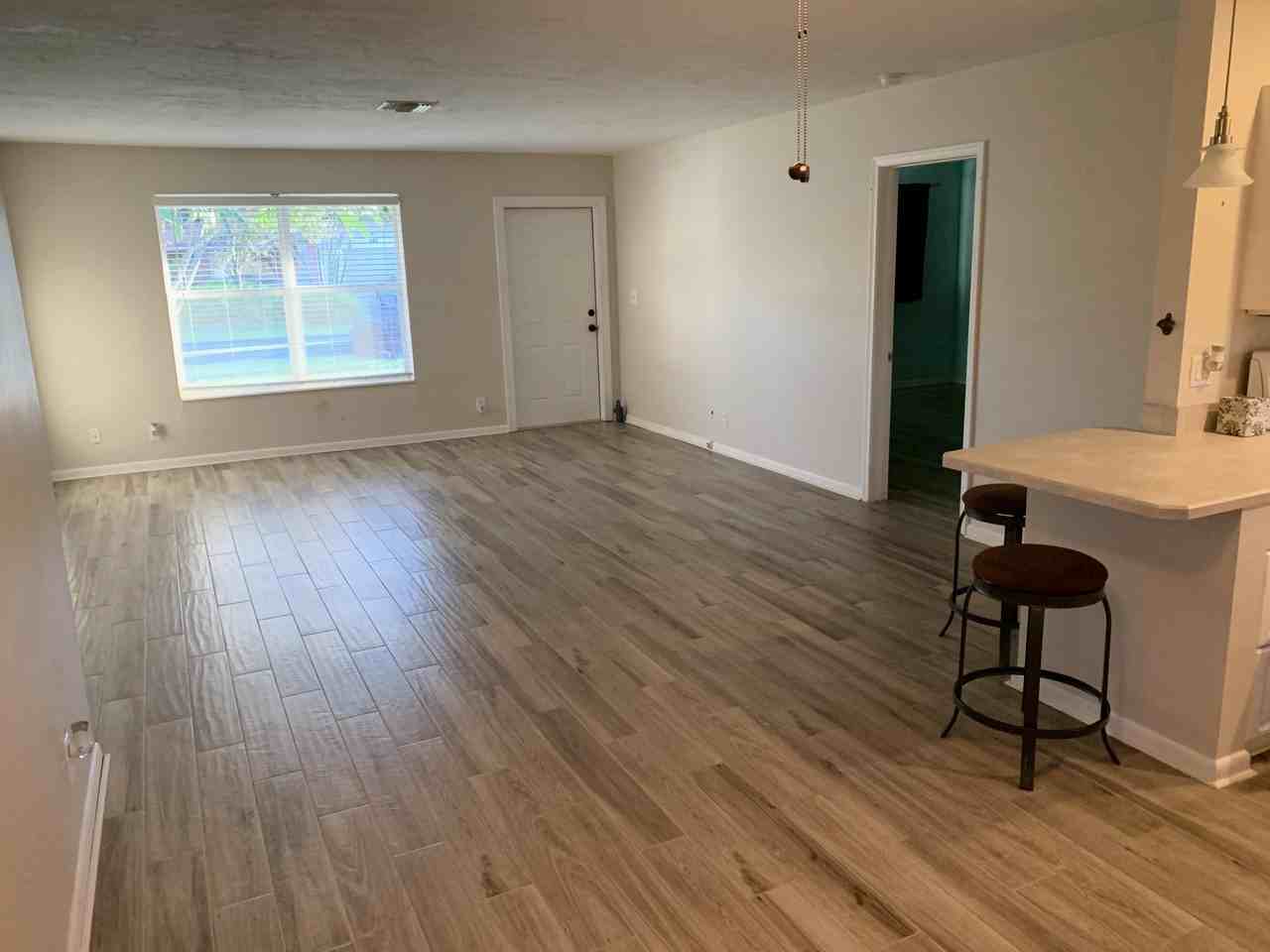 243 Sw 4th St - Photo 5 of 17
