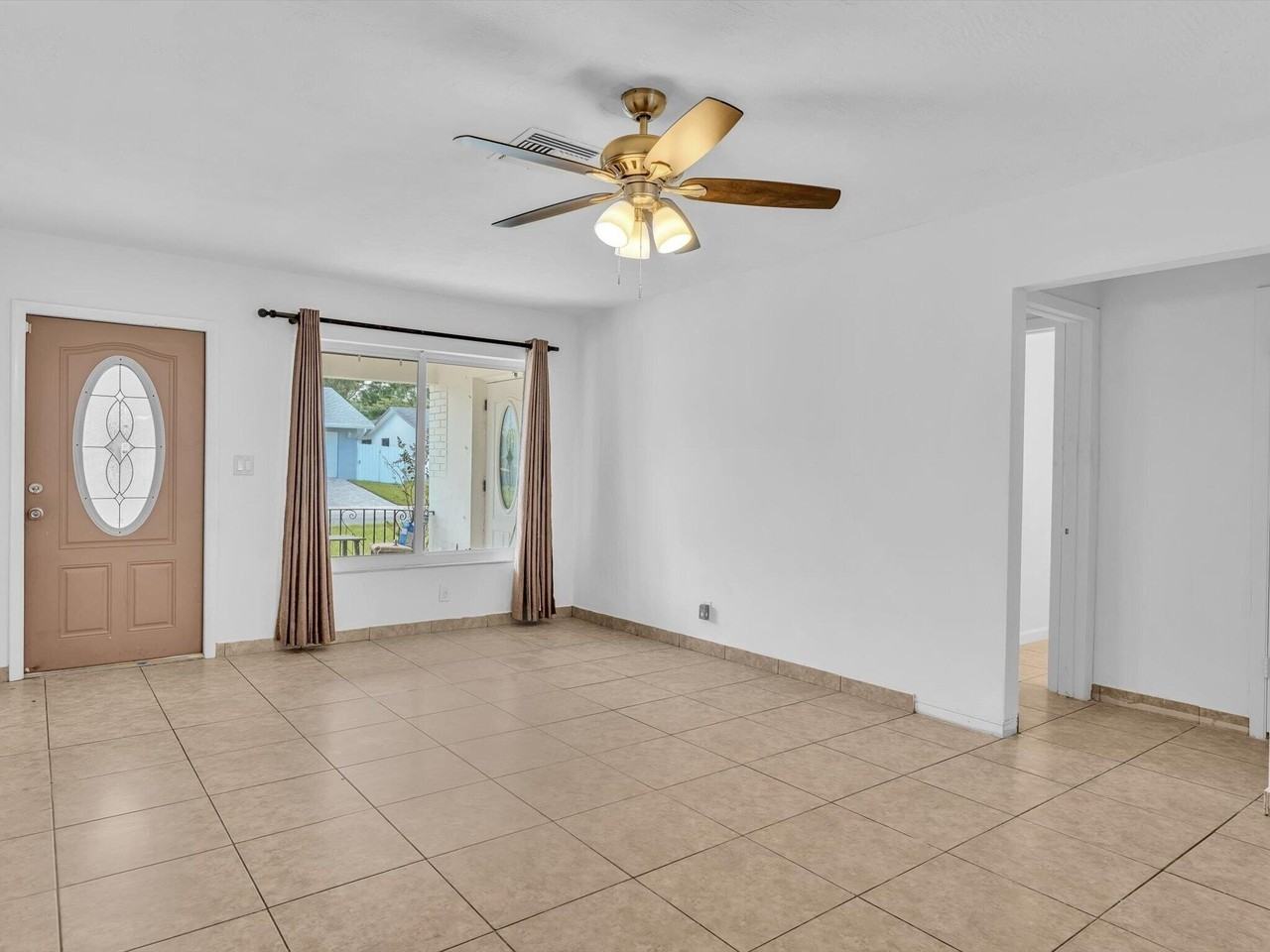 132 Se 2nd Ct - Photo 4 of 45