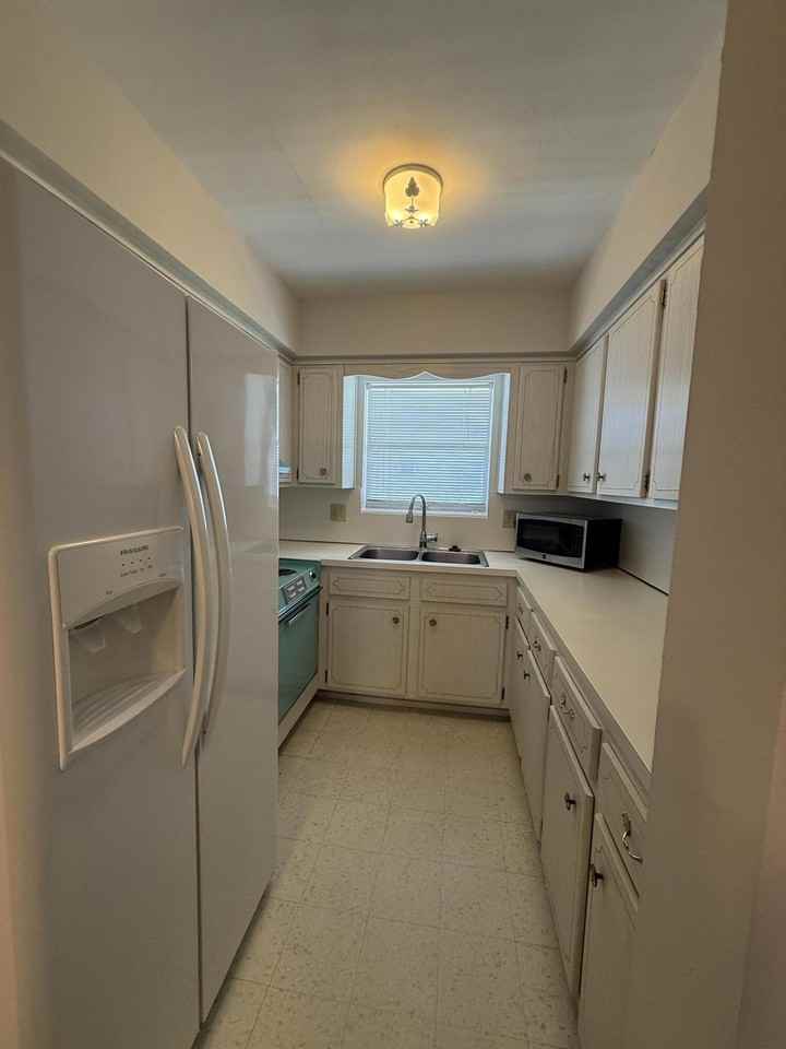 3860 Ne 21st Way - Photo 6 of 22