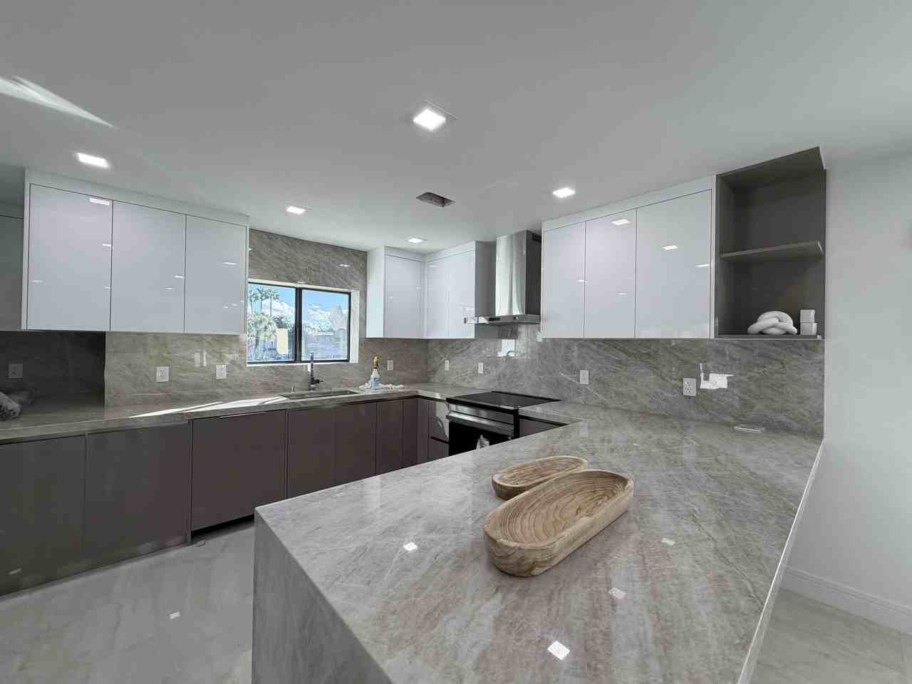 7689 Glendevon Ln #1805 - Photo 7 of 40