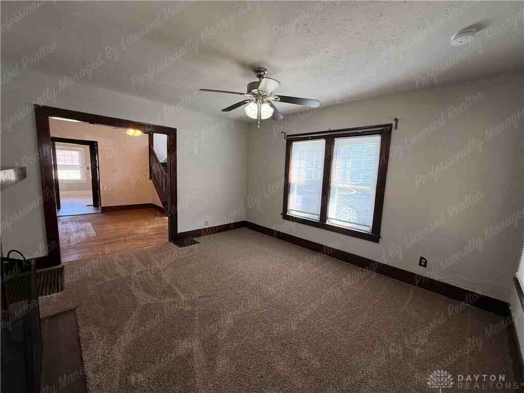 3135 Wayne Ave - Photo 3 of 28