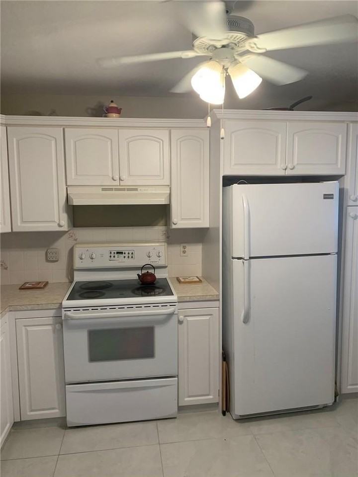 2305 Lucaya Ln #L4