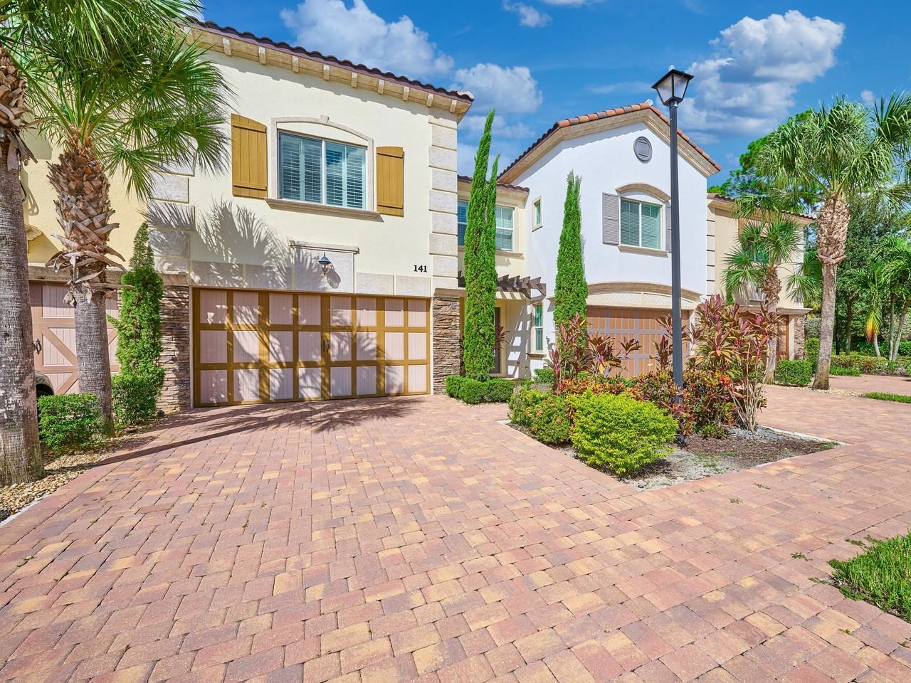 141 Sword Fern Pl - Photo 2 of 50
