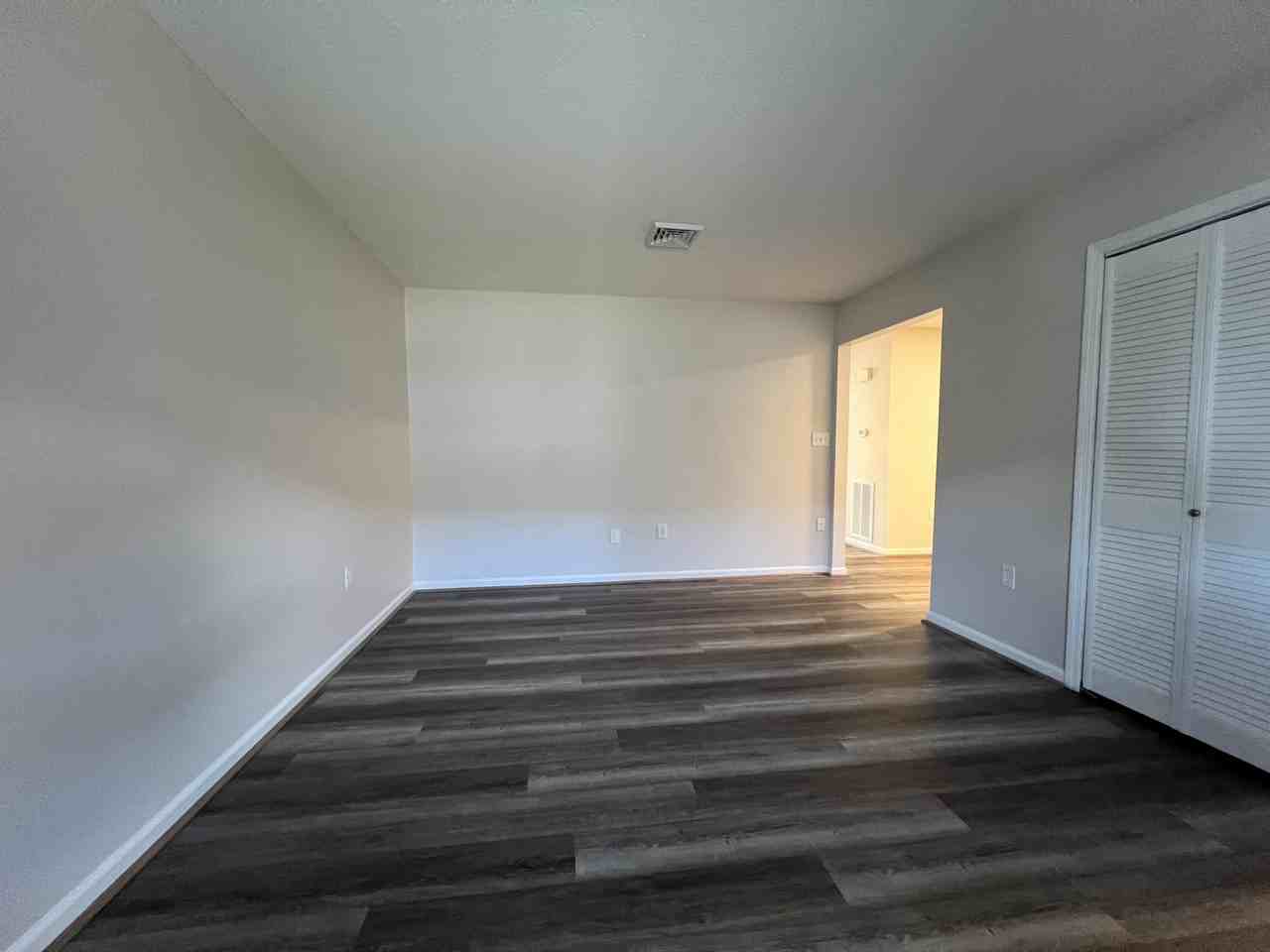 2119 Electric Rd #18 - Photo 3 of 15