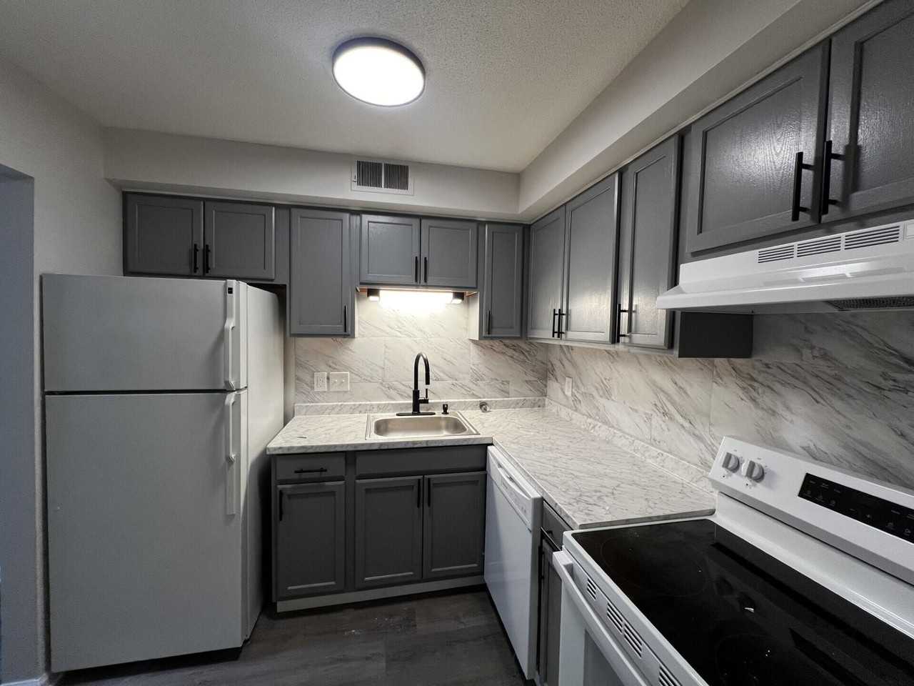 2119 Electric Rd #18 - Photo 5 of 15