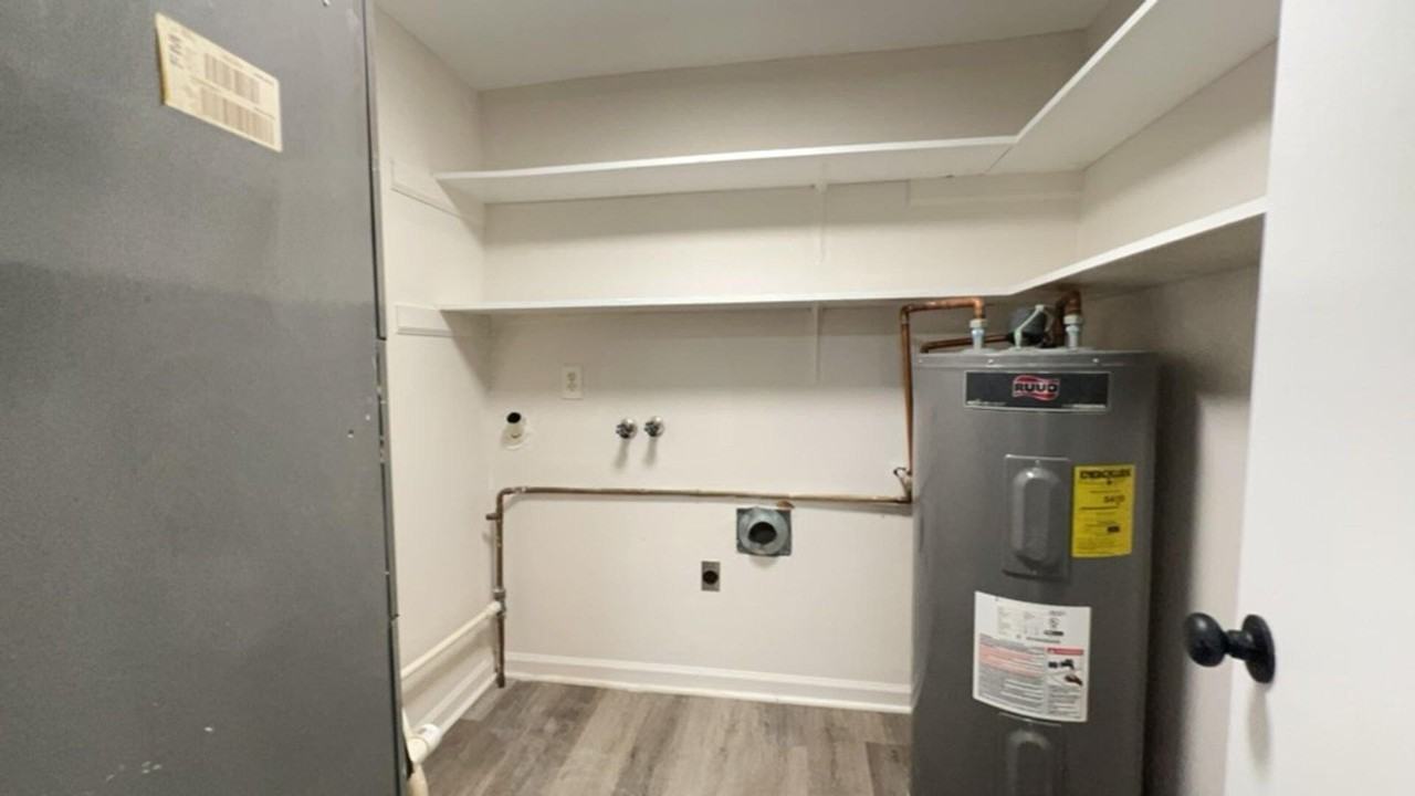 2119 Electric Rd #18 - Photo 7 of 15