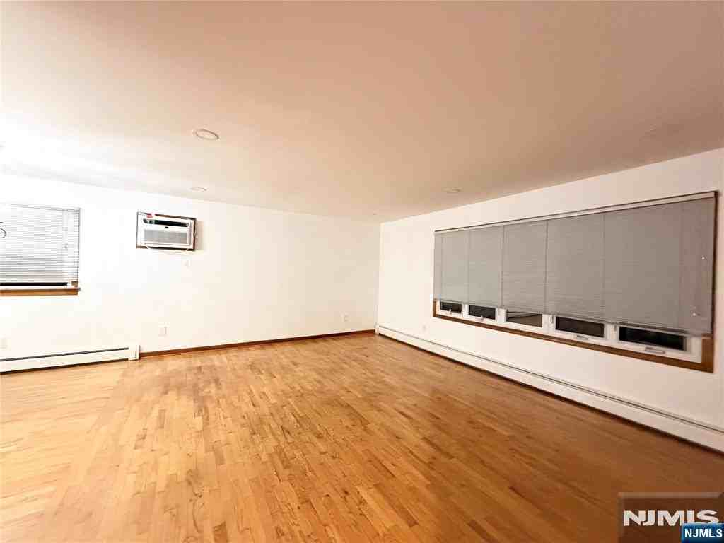 504 Davis Ave ##2 - Photo 3 of 5