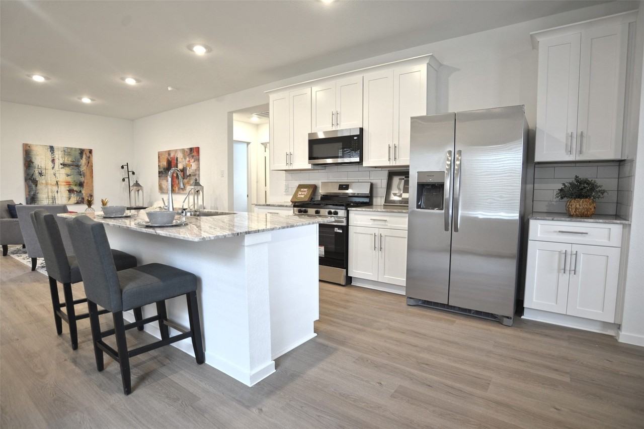 4122 Bronco Station Ln - Photo 4 of 24