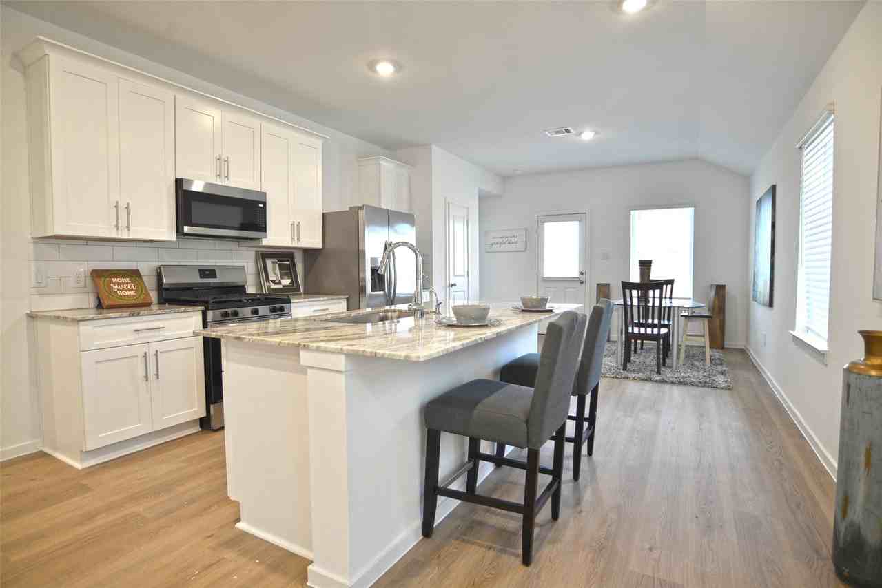 4122 Bronco Station Ln - Photo 5 of 24