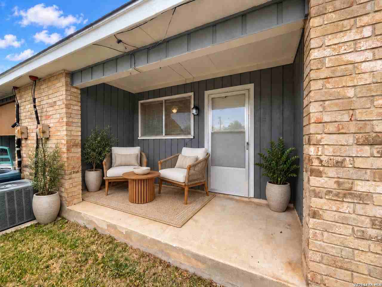 311 E San Antonio Ave #112 - Photo 7 of 32