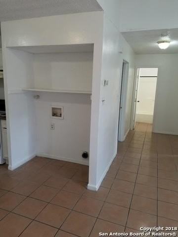 7613 Windsor Oaks - Photo 3 of 6