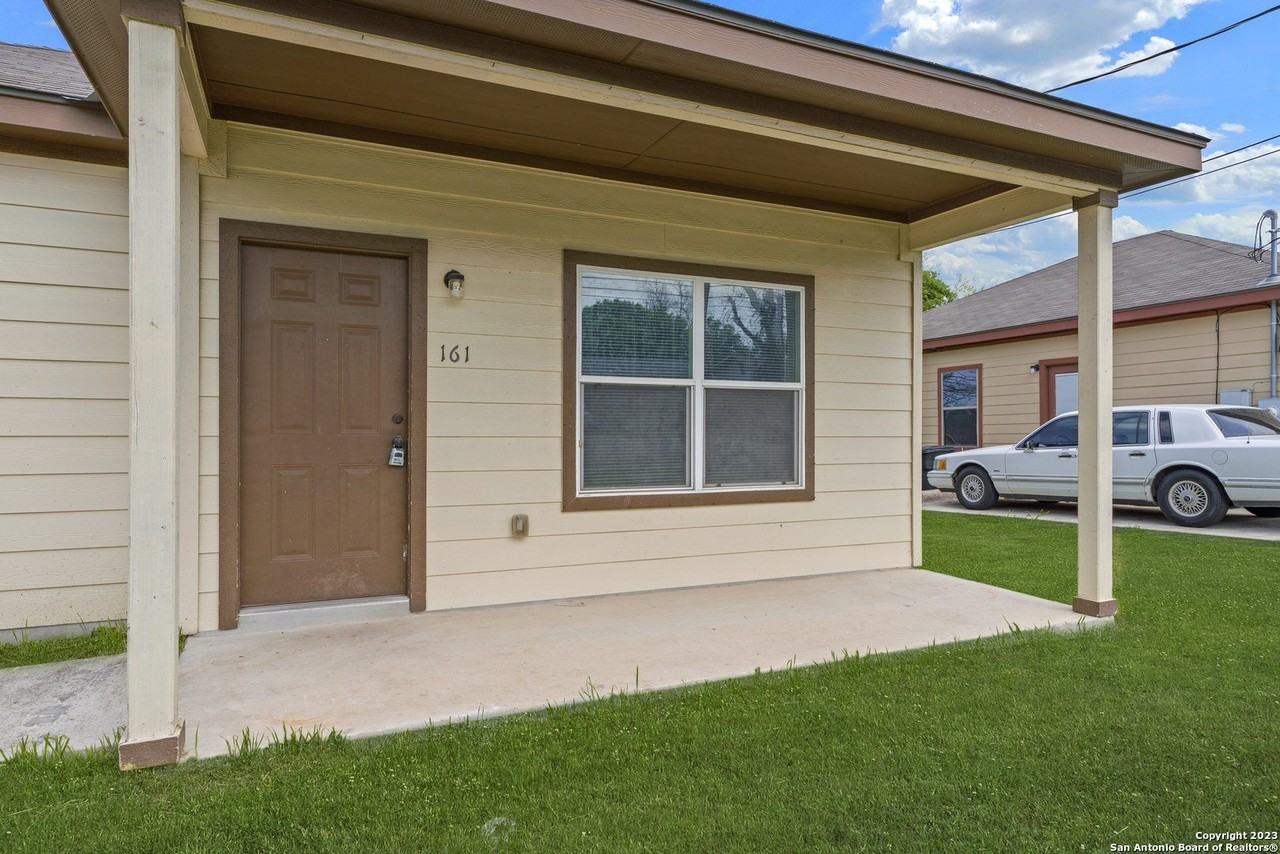 161 S Krueger Ave - Photo 4 of 25