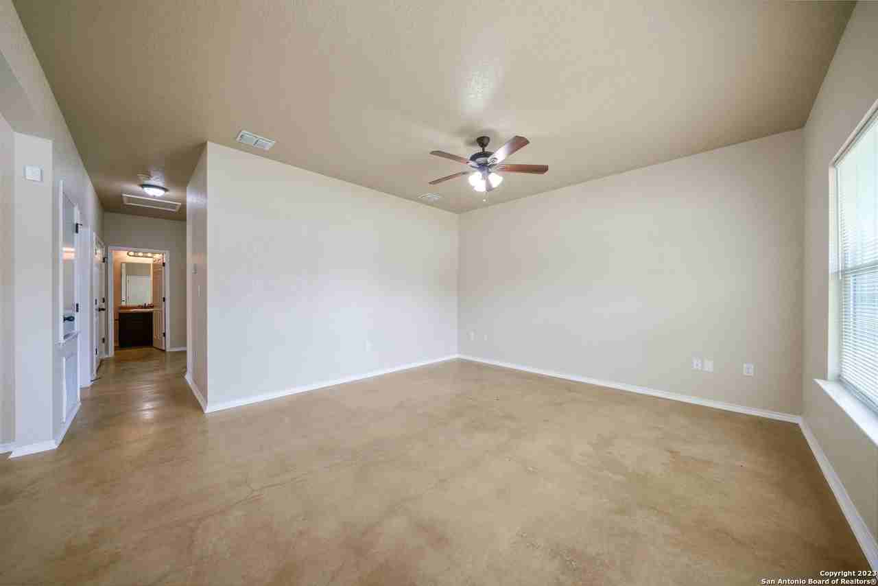 161 S Krueger Ave - Photo 6 of 25