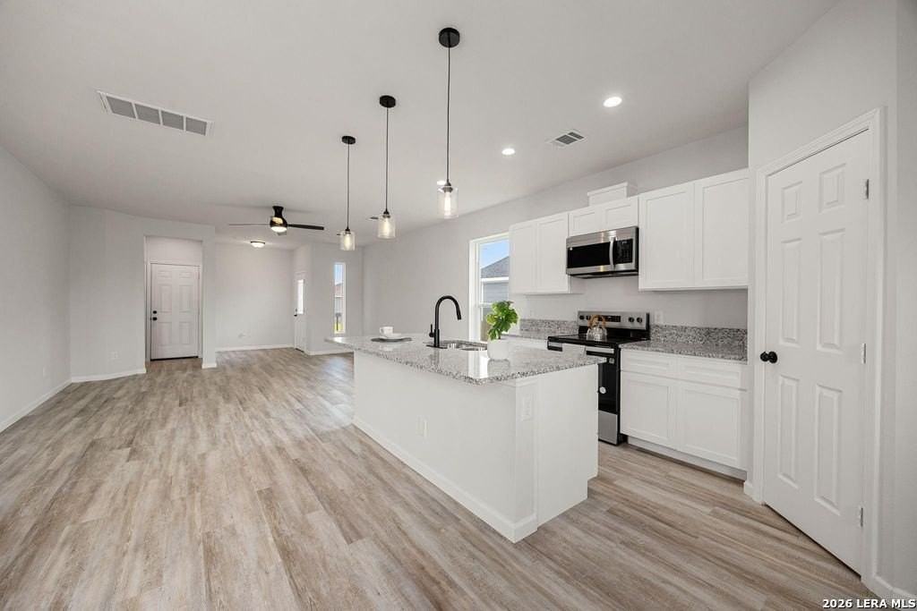 8 Donna Ct - Photo 6 of 17