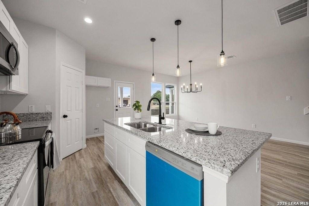 8 Donna Ct - Photo 7 of 17