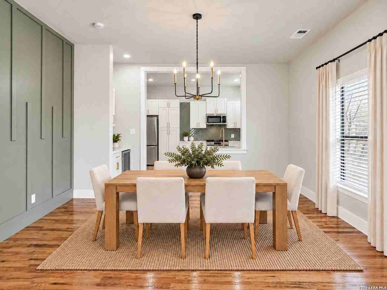 826 Dawson St - Photo 6 of 16