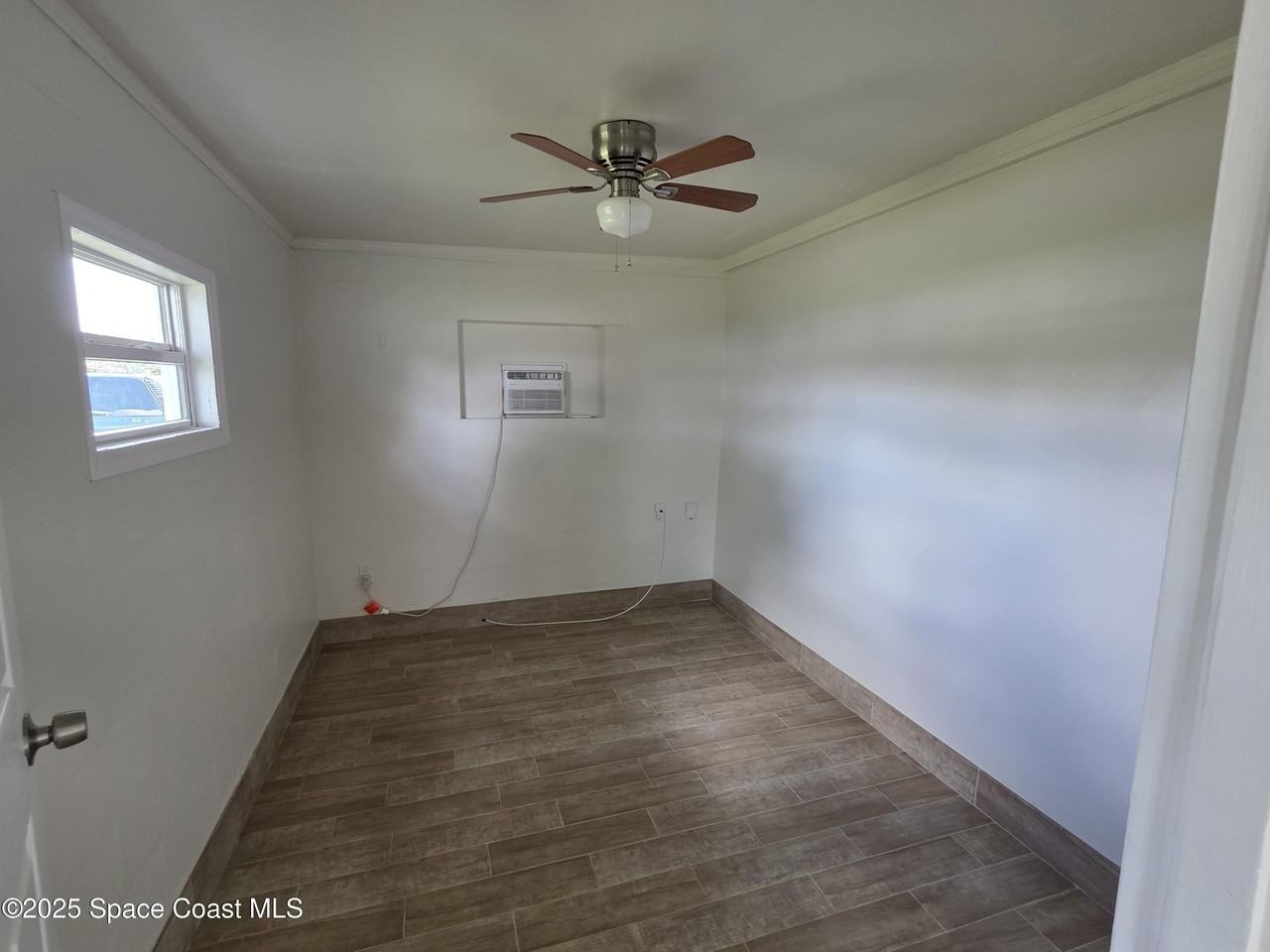 23 Emerald St - Photo 4 of 10