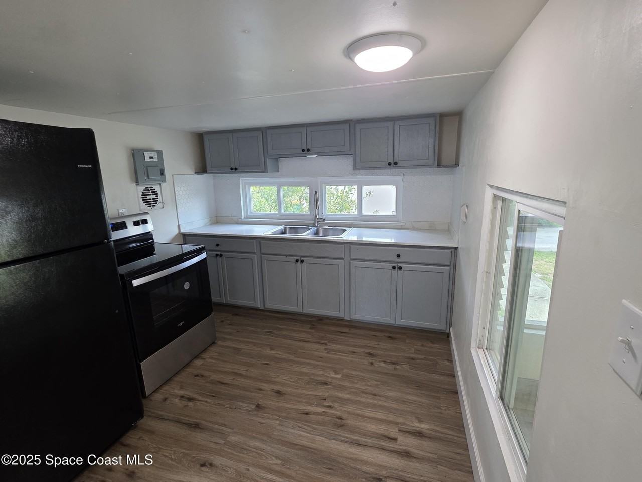 23 Emerald St - Photo 5 of 10