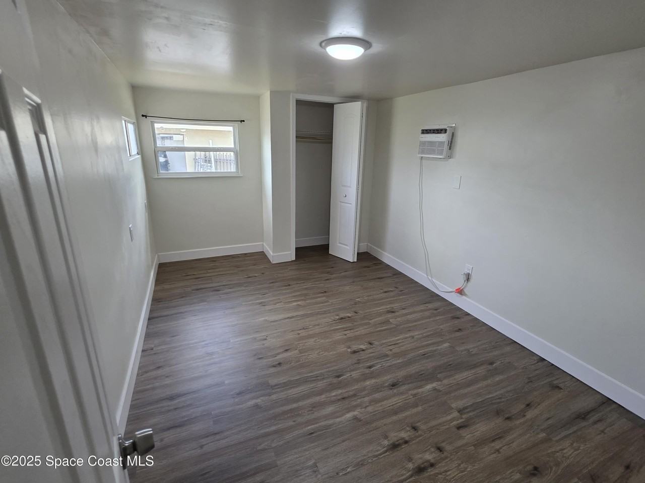 23 Emerald St - Photo 7 of 10