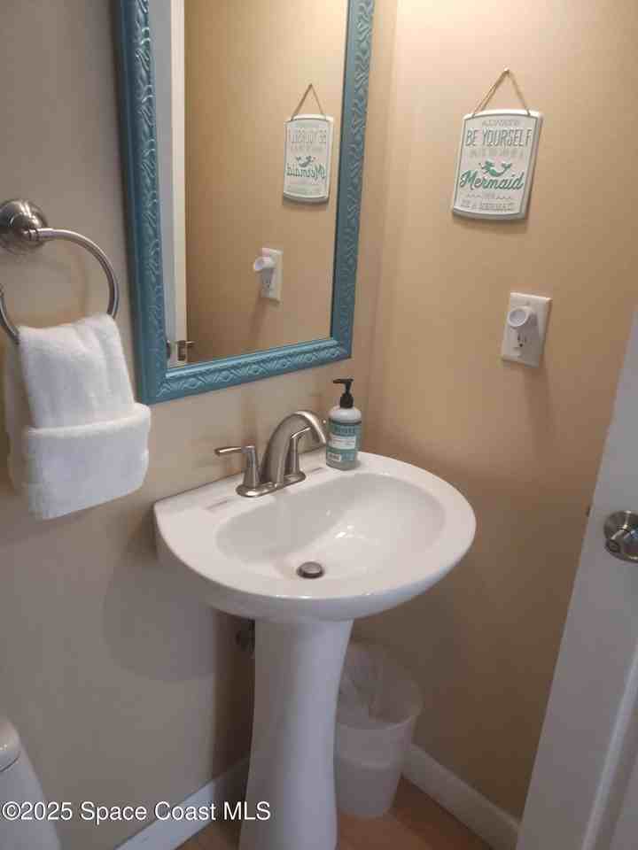 233 S Brevard Ave - Photo 7 of 50
