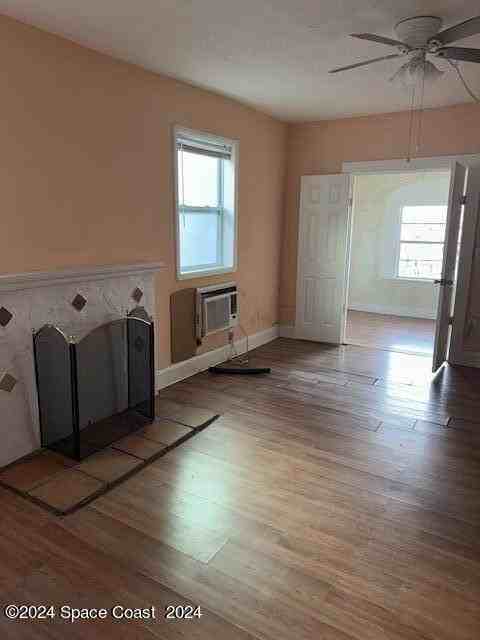1219 E Strawbridge Ave #2 - Photo 3 of 9