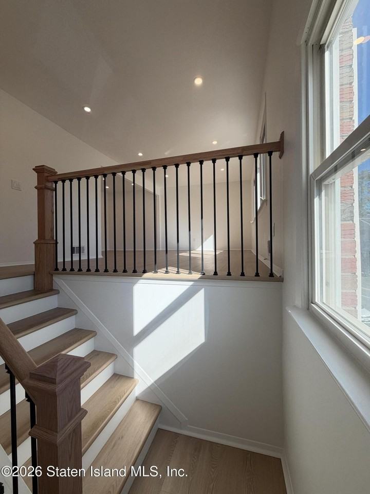 827 Hylan Blvd #2 - Photo 4 of 22