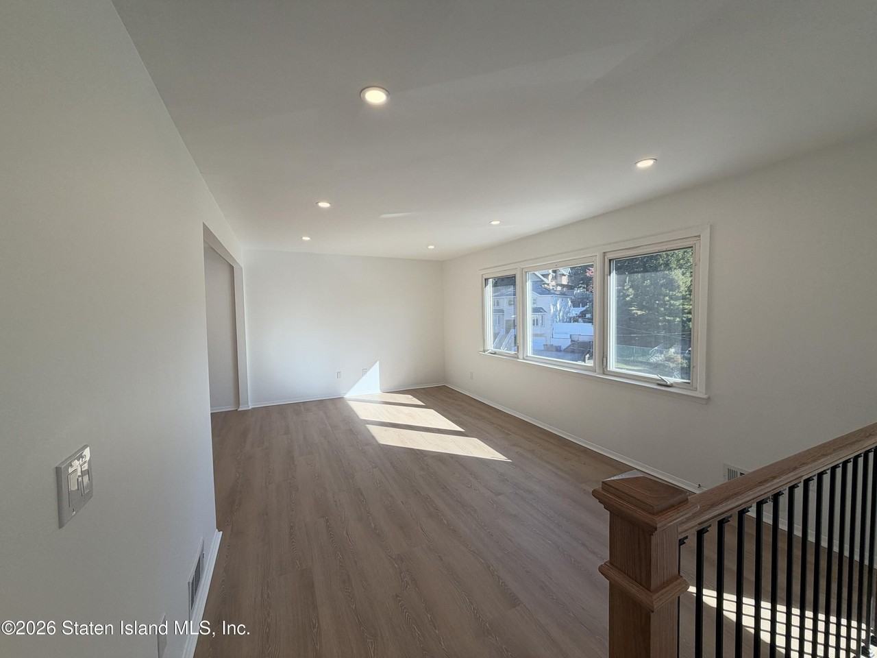 827 Hylan Blvd #2 - Photo 5 of 22