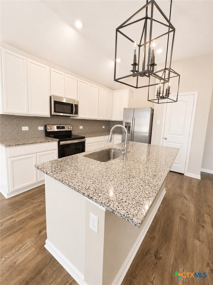3991 Aransas Dr - Photo 5 of 16