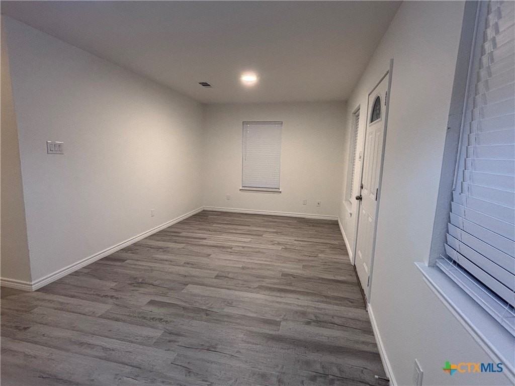 601 S Davis St - Photo 6 of 22