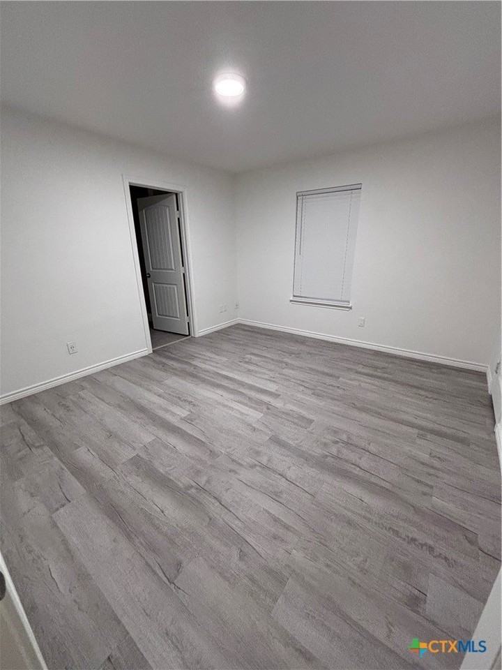 601 S Davis St - Photo 7 of 22