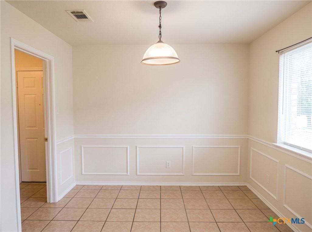 3802 Basset Ct - Photo 3 of 10