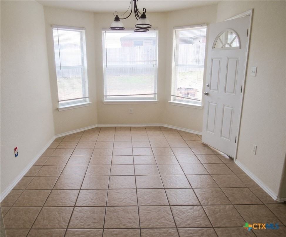 3802 Basset Ct - Photo 4 of 10