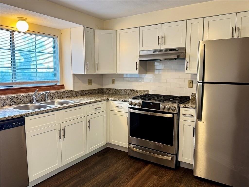182 Chenango Ave #4 - Photo 2 of 12