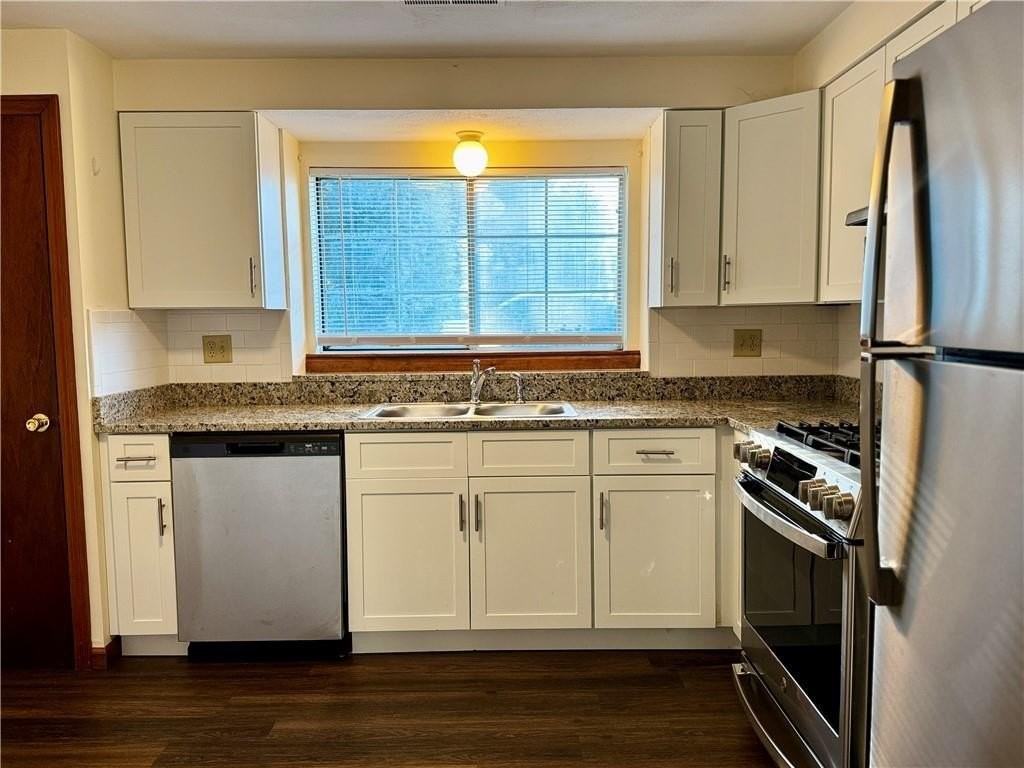 182 Chenango Ave #4 - Photo 3 of 12
